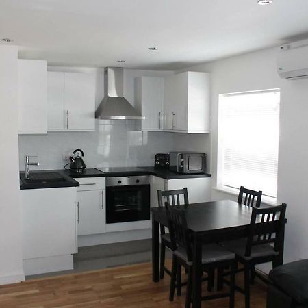 Modern Apartment In Trendy Dalston Лондон Екстериор снимка