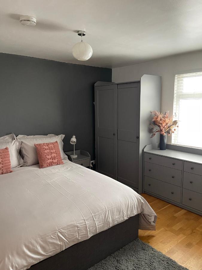 Modern Apartment In Trendy Dalston Лондон Екстериор снимка