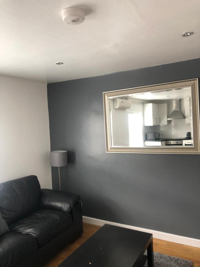 Modern Apartment In Trendy Dalston Лондон Екстериор снимка