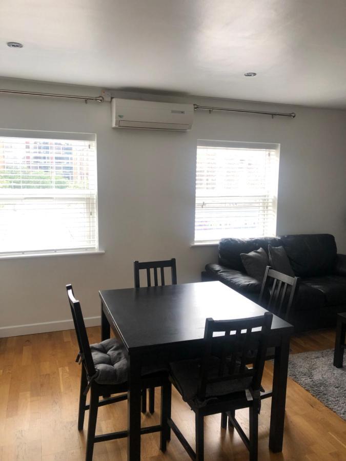 Modern Apartment In Trendy Dalston Лондон Екстериор снимка